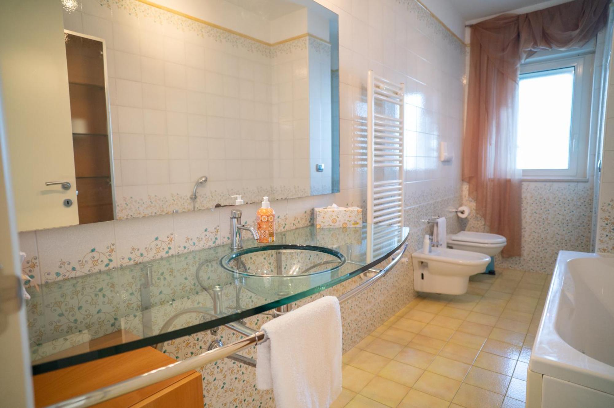 Апартаменты Milu'Seaview Ampia Casa Vista Mare Джовинаццо Экстерьер фото